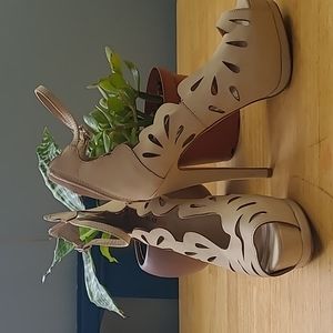 Cream six inch heel from Just Fab  size 9